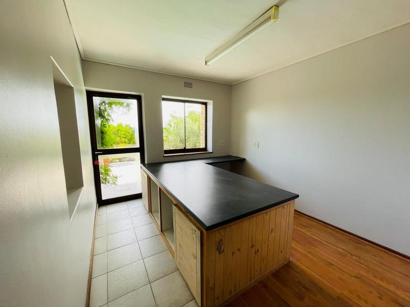 6 Bedroom Property for Sale in Panorama Western Cape